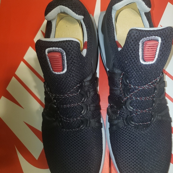 Nike Shox Gravity Shoe - Picture 3 of 16